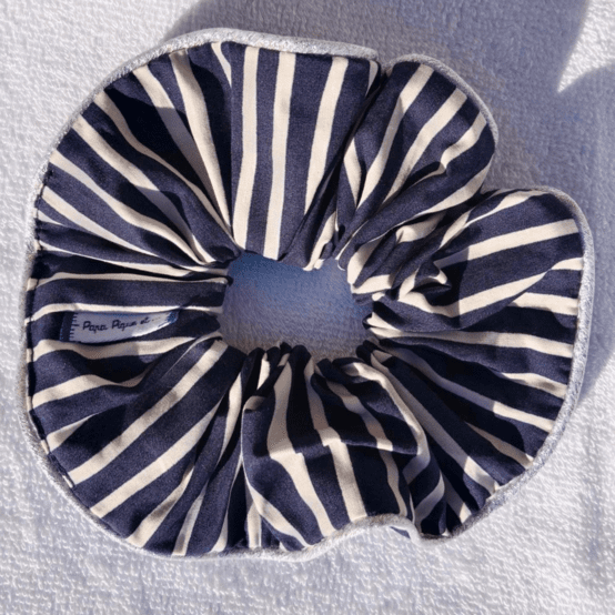 Large Piping Scrunchie striped  ivory navy