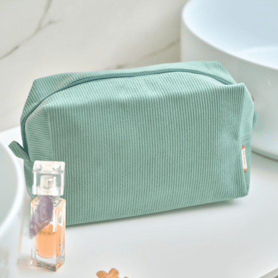Rectangular toiletry bag velours côtelé vert lagon