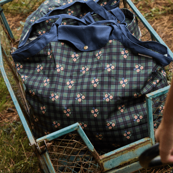 Tote bag with a zip tartan fleuri