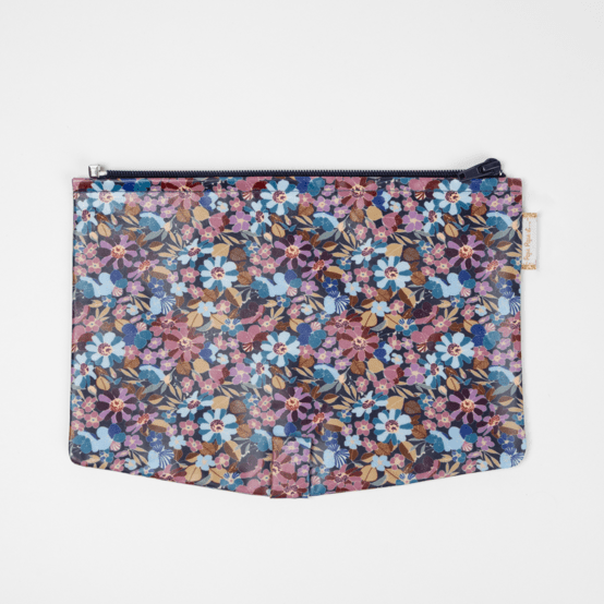 Flap of shoulder bag bloom 70