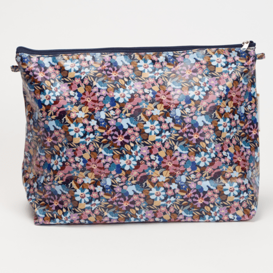 Cosmetic bag with flap bloom 70