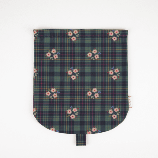 Flap of small shoulder bag tartan fleuri