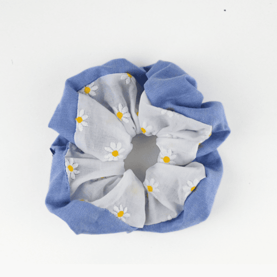 Large Two-Tone Scrunchie oxford ciel - pâquerettes