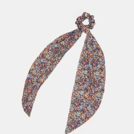 Long tail scrunchie bloom 70