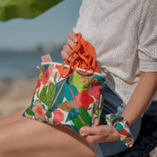 Cosmetic bag with flap fleurs des iles