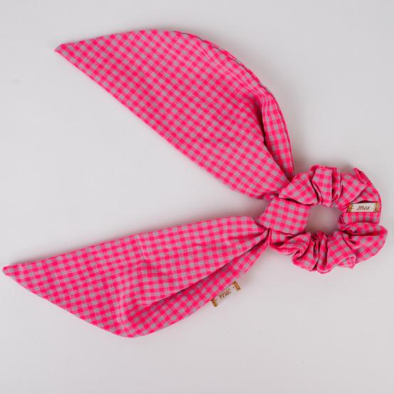Short tail scrunchie neon pink gingham
