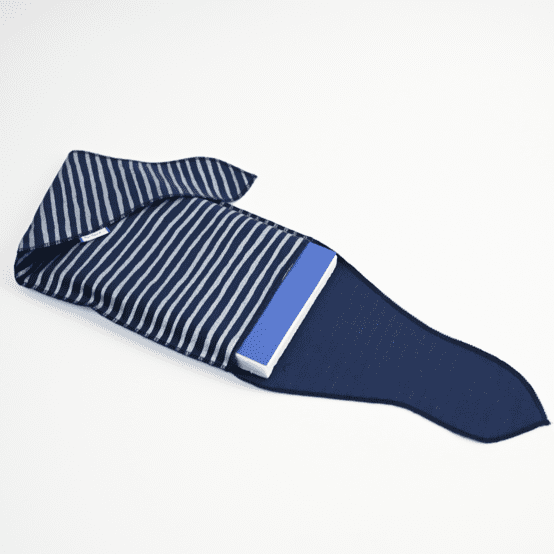 Fupochiki M (17.5 x 24 cm) striped silver dark blue