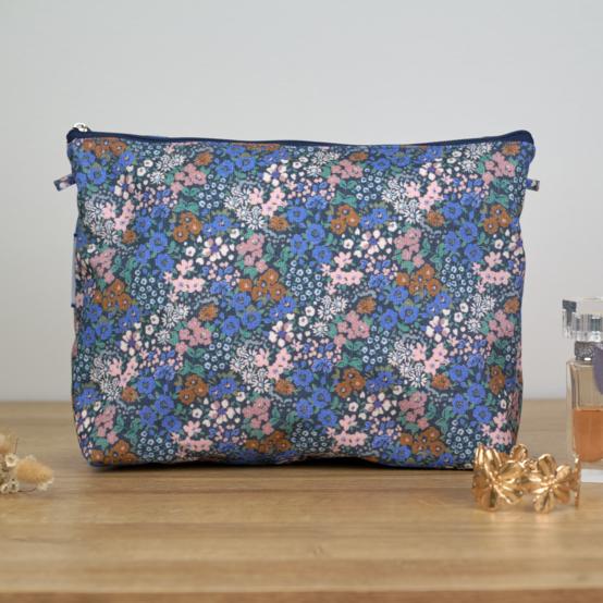 Cosmetic bag with flap monet lilas