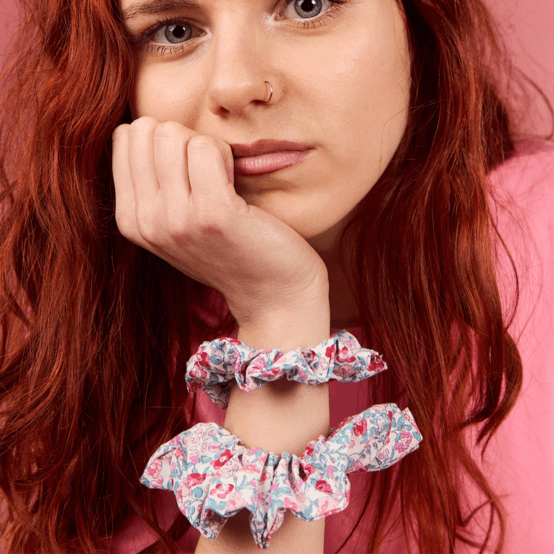 Small scrunchie rose grenadine