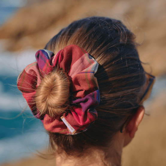 Scrunchie ruby lurex tartan