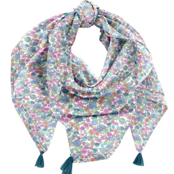 Pom pom scarf pastel fleuri
