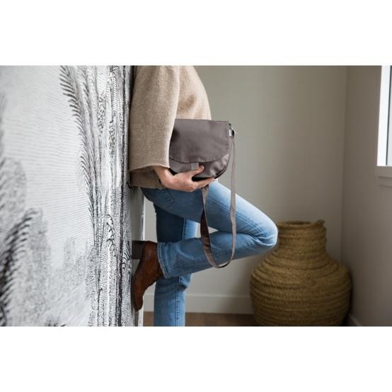 Flap of small shoulder bag simili métal