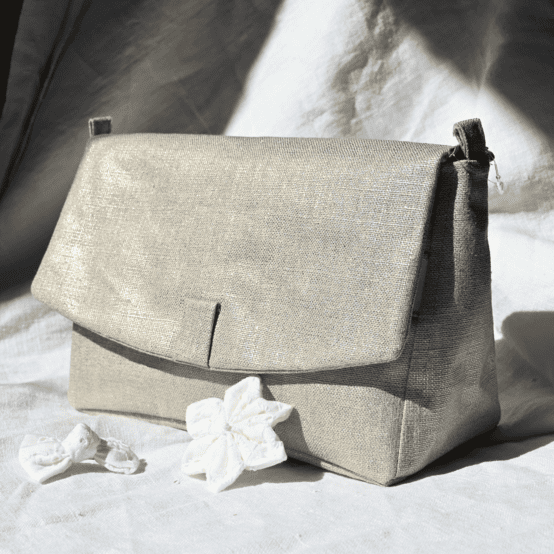 Base of shoulder bag golden linen