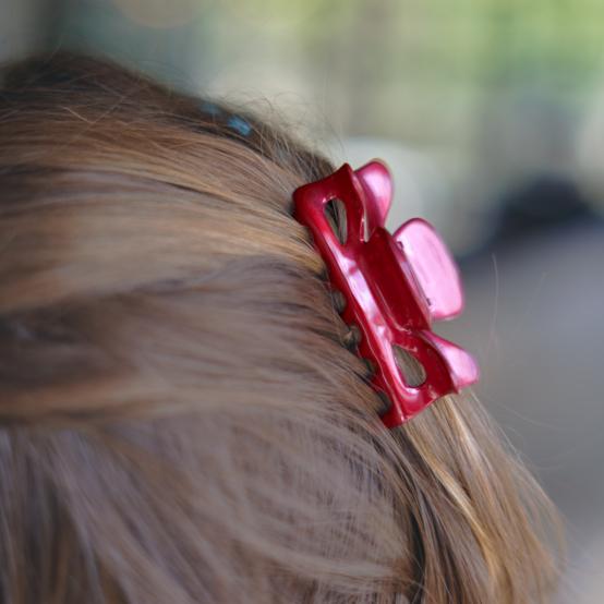 Small Classic Hair Clip glossy red