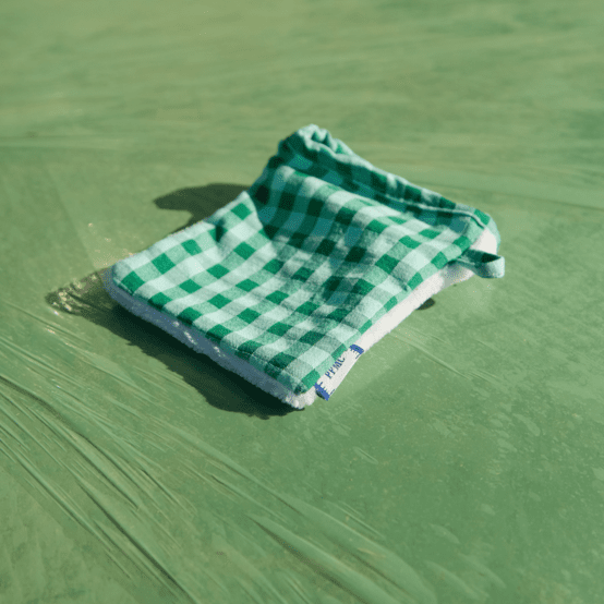 Make-up Remover Glove green mint gingham