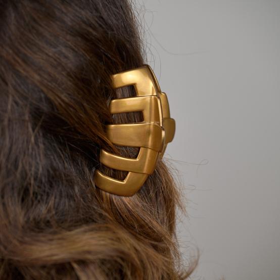 Large Rounded Hair Clip lacquered gold
