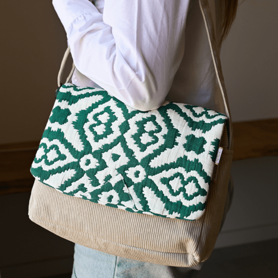 Square flap of saddle bag  jacquard vert