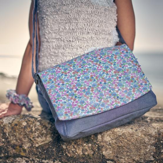 Square flap of saddle bag  pastel fleuri