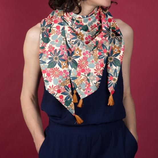 Pom pom scarf cerise en fleur