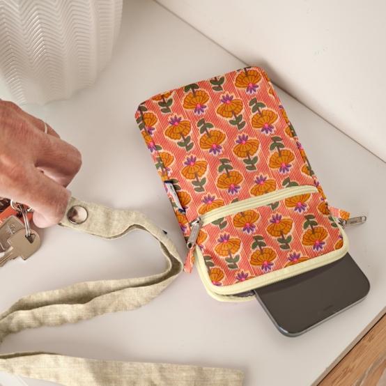 Quilted phone pocket shanti