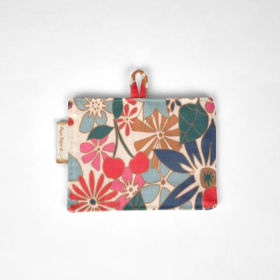 Badge Holder cerise en fleur
