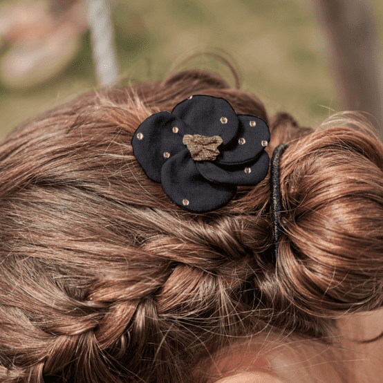 Flower petal hair slide small  gaze pois or noir