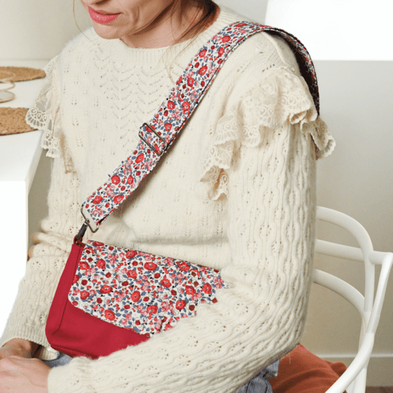 Flap of shoulder bag rouge corolle