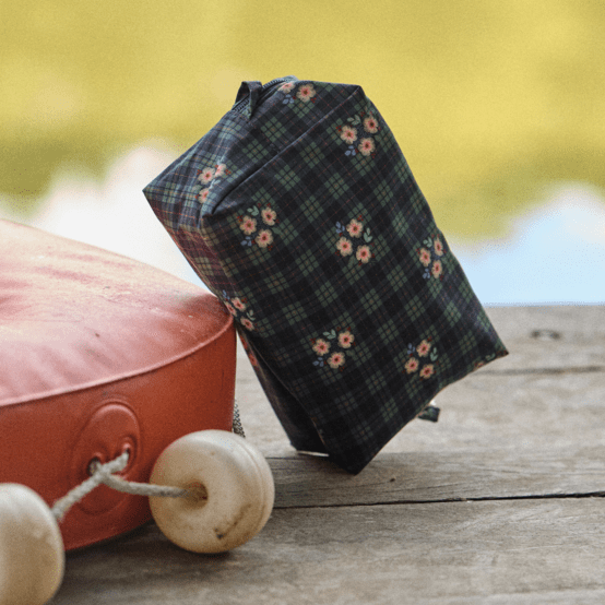 Rectangular toiletry bag tartan fleuri