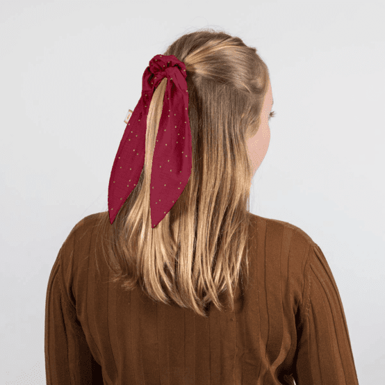 Short tail scrunchie gaze pois or grenat
