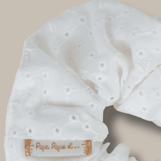Scrunchie starry white english embroidery 