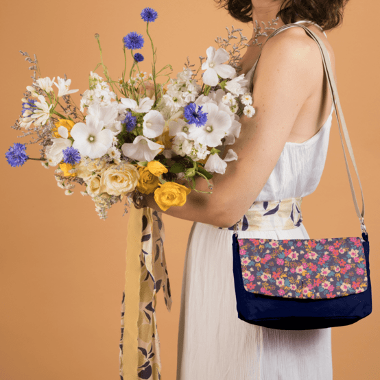 Flap of shoulder bag hippie fleurie