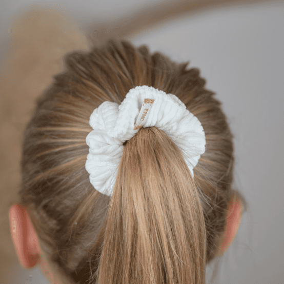 Small scrunchie white corduroy