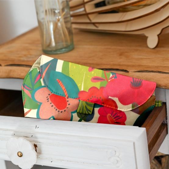 Glasses case fleurs des iles