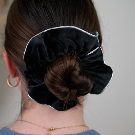 Large Piping Scrunchie black velvet