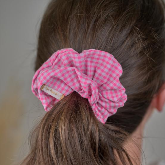 Scrunchie neon pink gingham