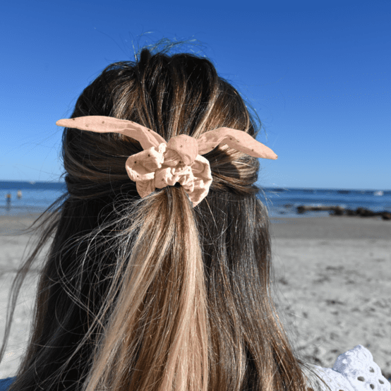 Bunny ear Scrunchie gaze pois or rose