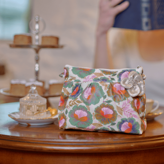 Pleated clutch bag fleur de thé