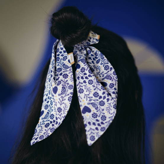 Short tail scrunchie scandinavia bleu