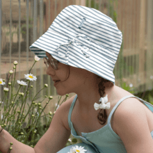 Sun hat adjustable-size T2 striped blue gray glitter