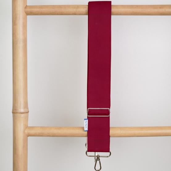 Narrow shoulder strap burgundy