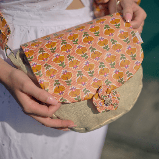 Flap of small shoulder bag shanti