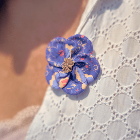 Flower petal hair slide small  lavandula