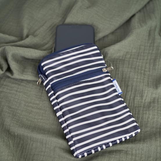 Quilted phone pocket striped  ivory navy