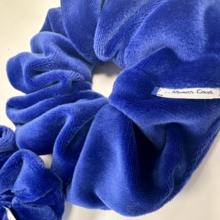 Scrunchie blue navy velvet