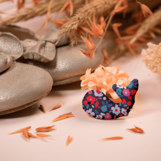 Whale clip romance fleurie