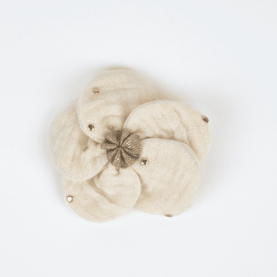Flower petal hair slide small  gaze pois or écru
