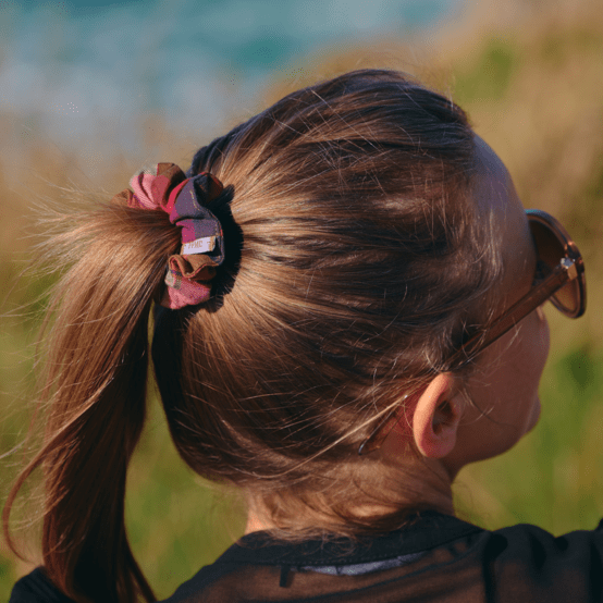 Small scrunchie ruby lurex tartan