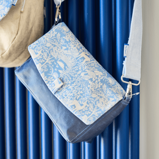 Flap of shoulder bag toile de biche