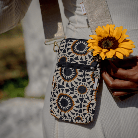 Quilted phone pocket attrape soleil