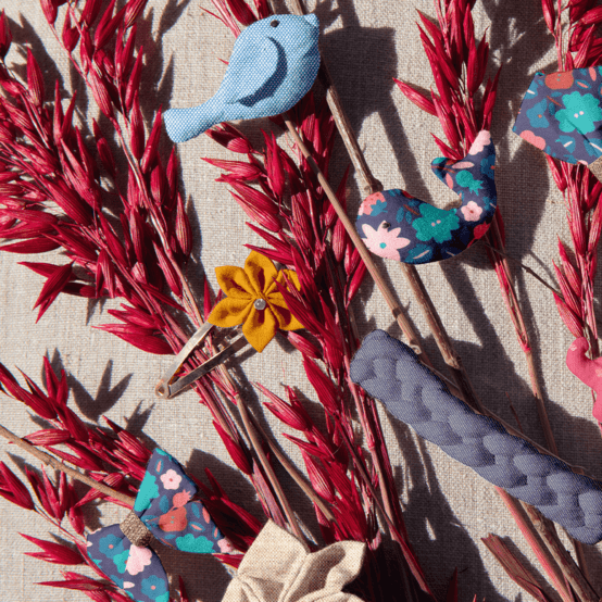 Star flower hairclip ochre